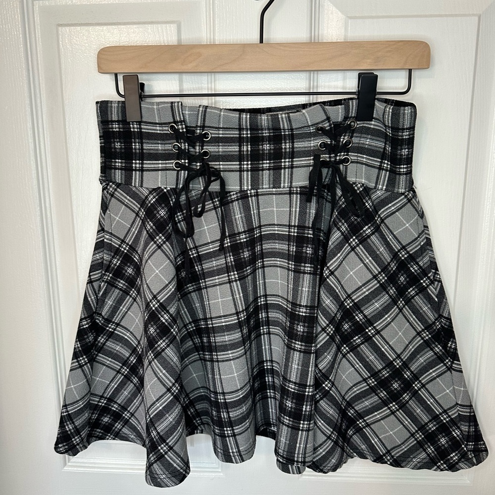 Gray & Black Plaid Womens Lace Up Yoke Skater Skirt Size Medium Grunge Baddie - Picture 2 of 10